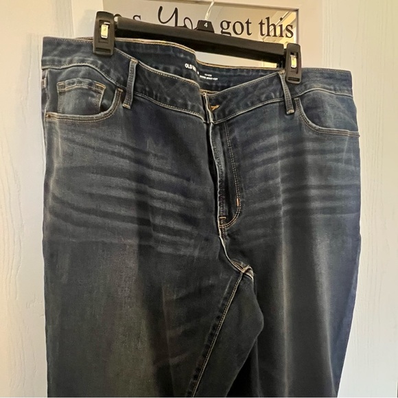 Old Navy Midrise Kicker Bootcut Jeans - Picture 4 of 4